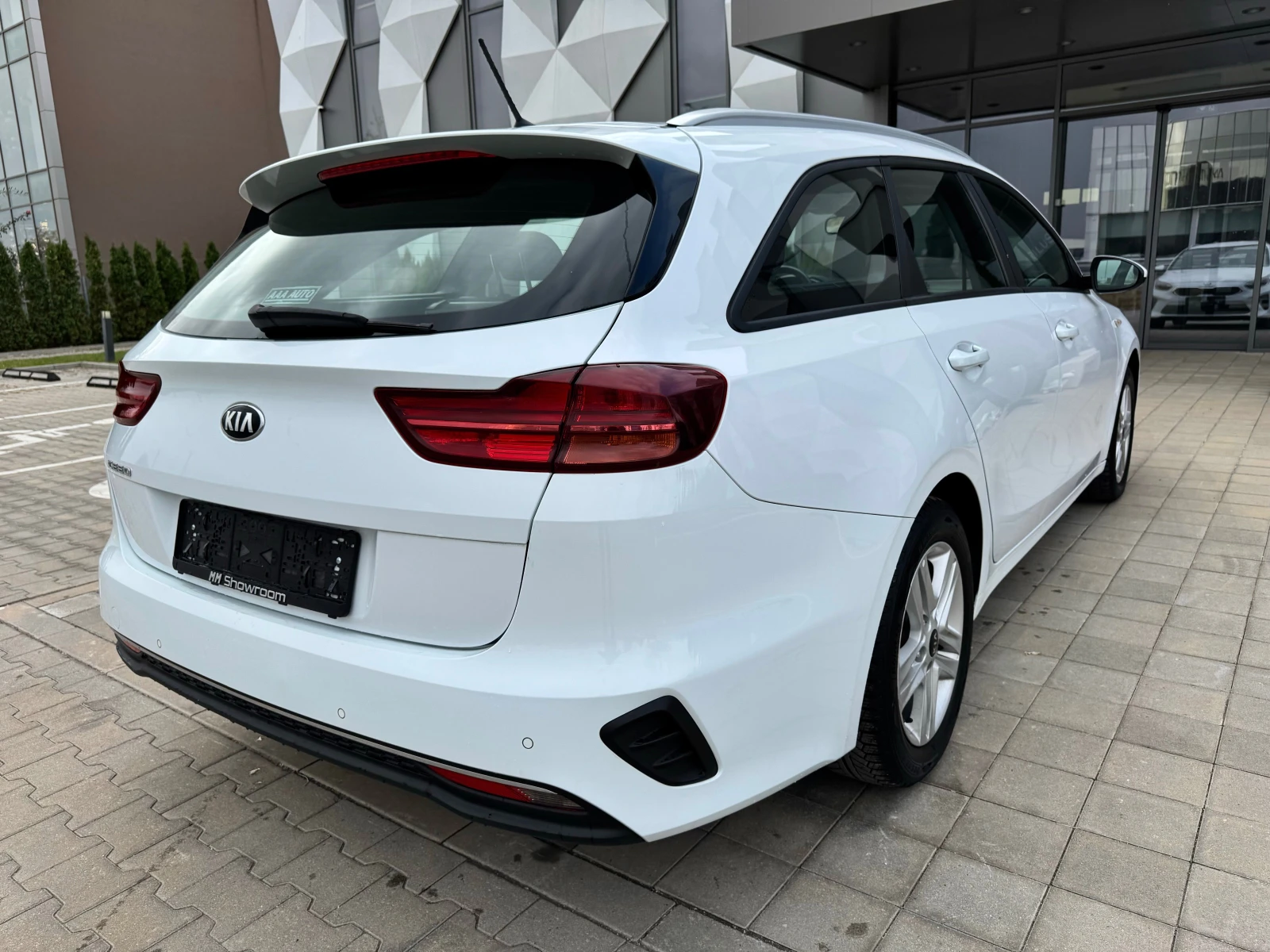 Kia Ceed 1.6D-ПАРКТРОНИК-LANE-ASIST-АВТОПИЛОТ-МУЛТИВОЛАН - изображение 5