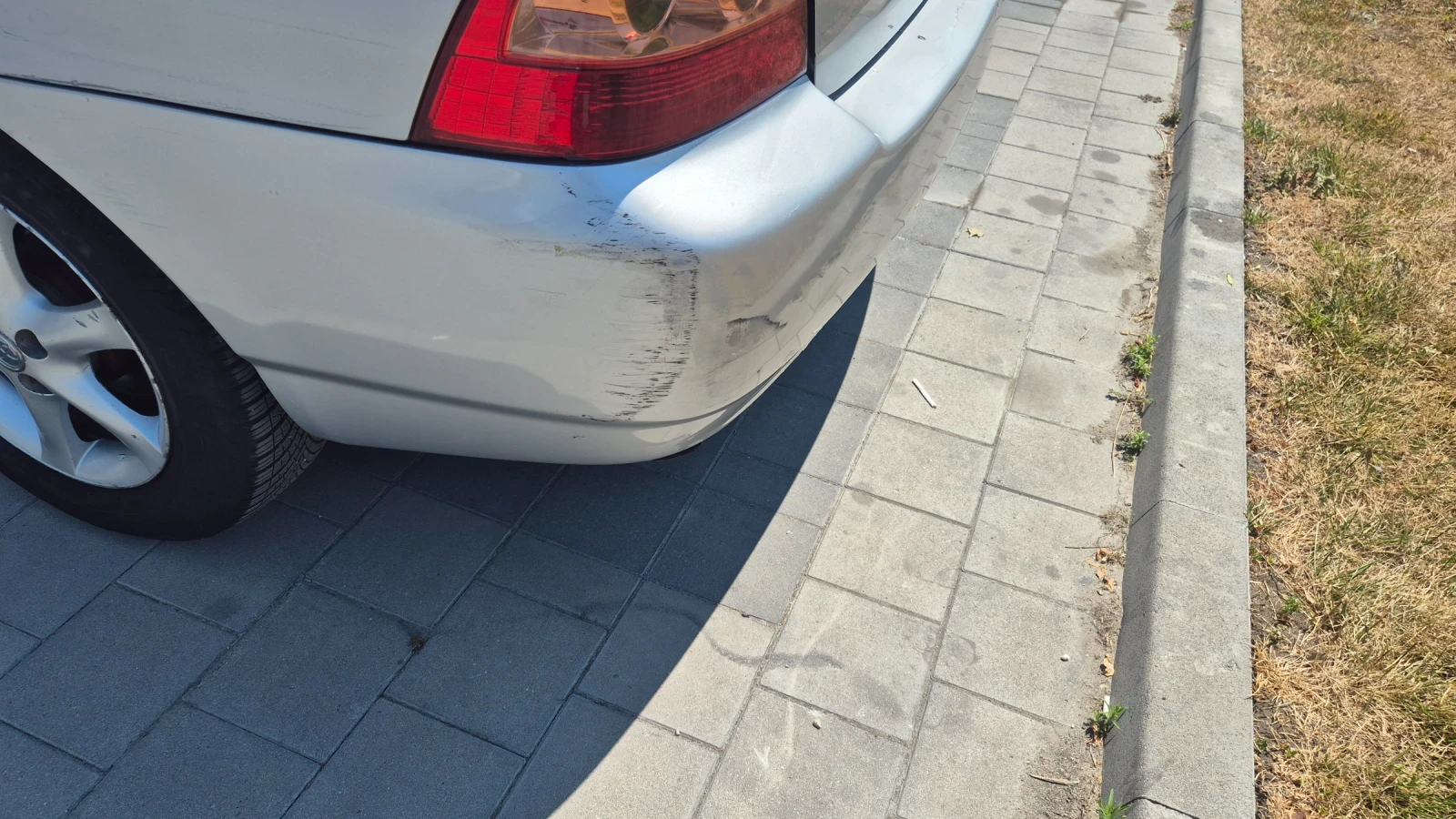 Toyota Corolla SOL 1.6i 16V Automatic - изображение 8