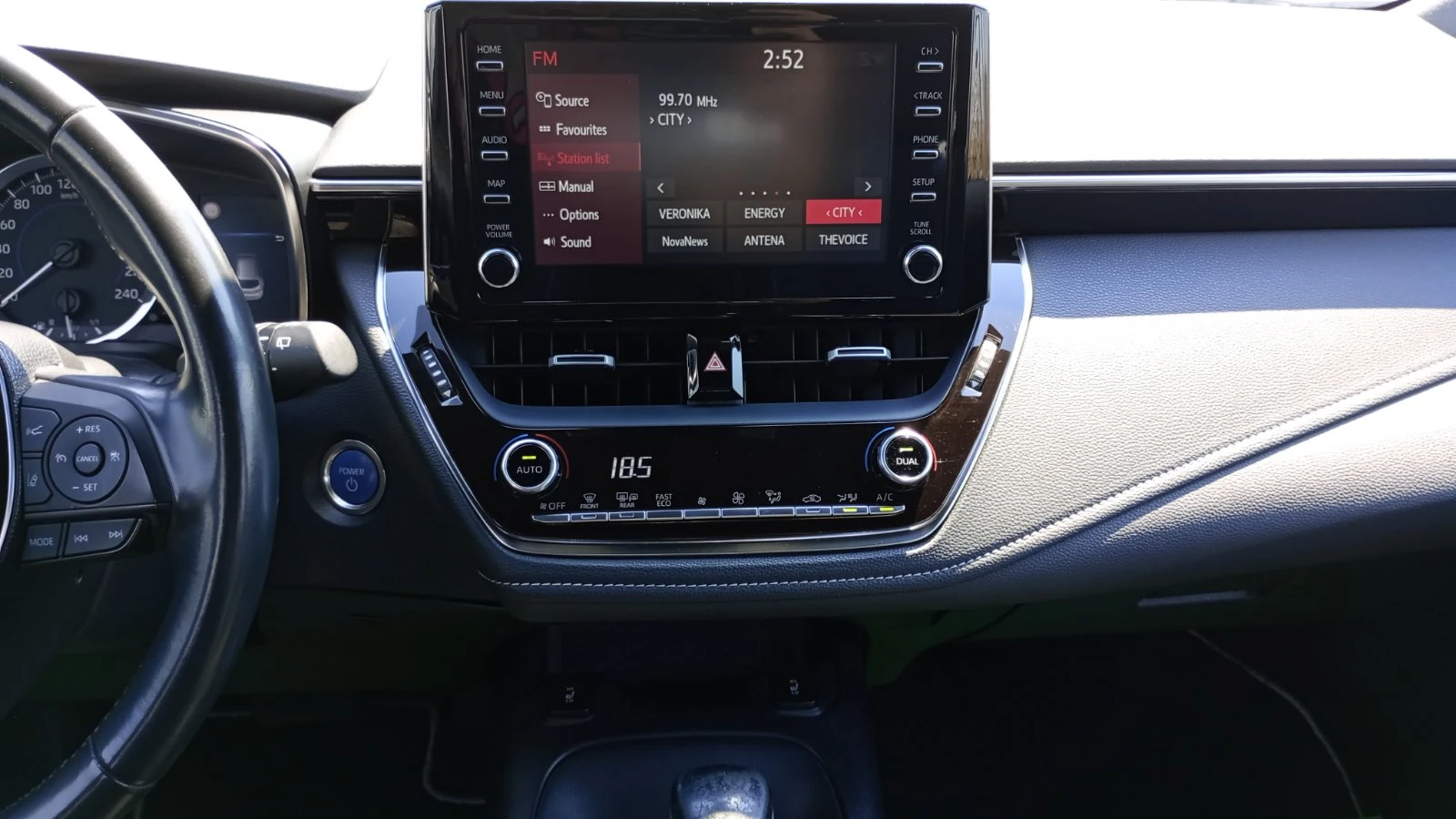 Toyota Corolla Touring 1.8(122 кс)Hybrid e-CVT - изображение 8