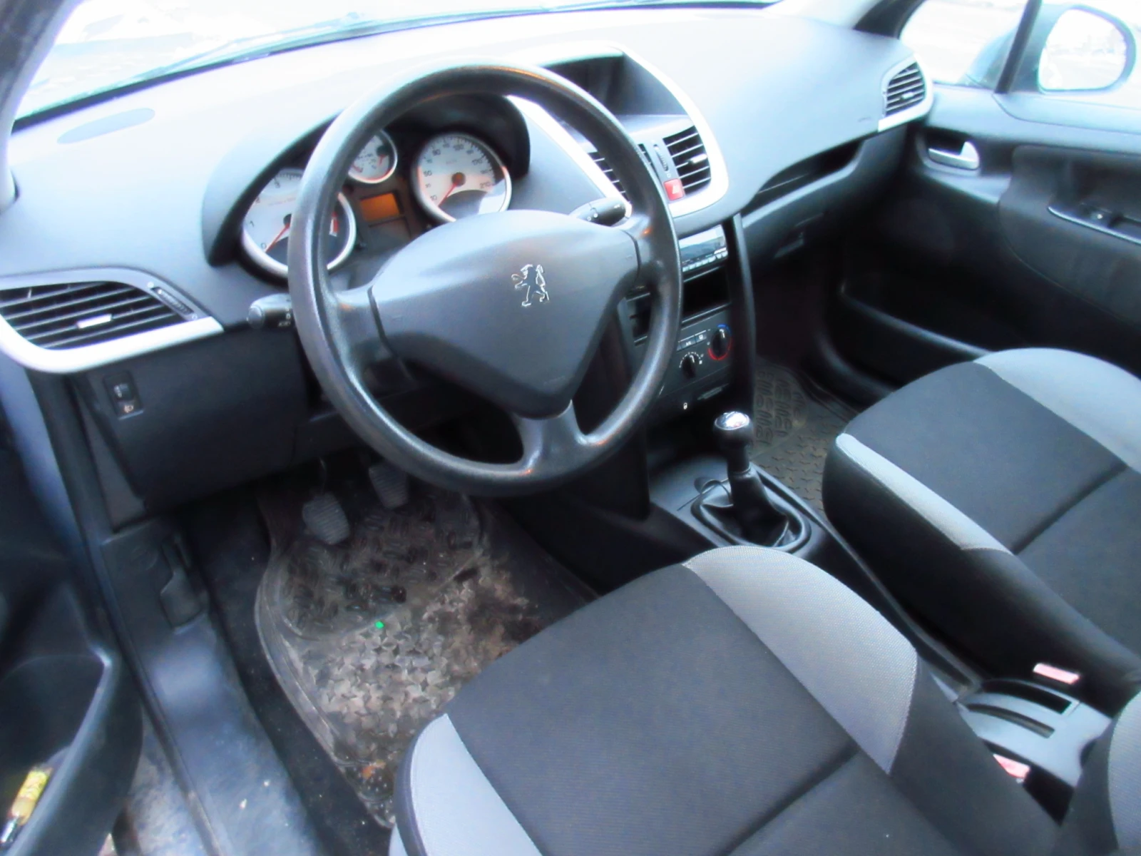 Peugeot 207 1.4 HDI Facelift - изображение 5