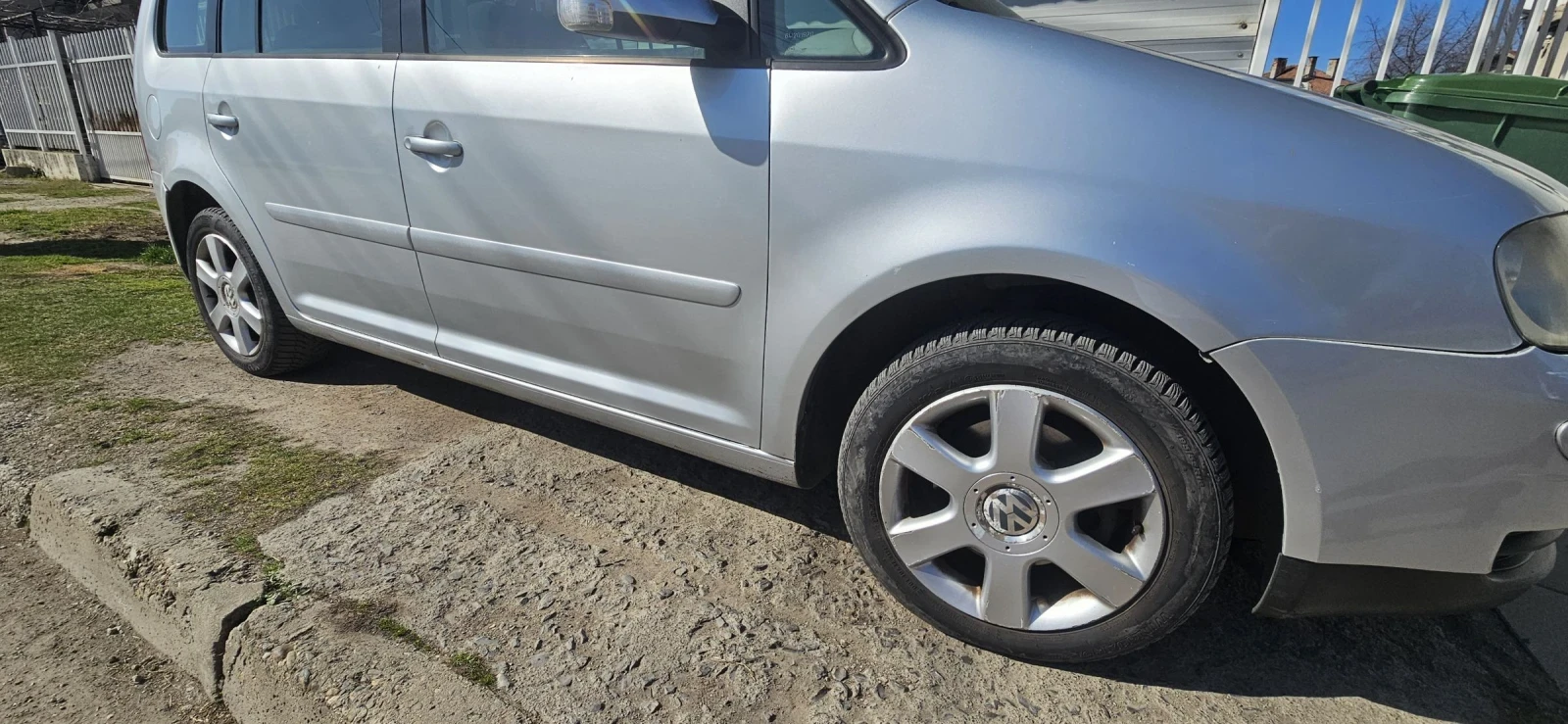 VW Touran, снимка 3 - Автомобили и джипове - 53847159