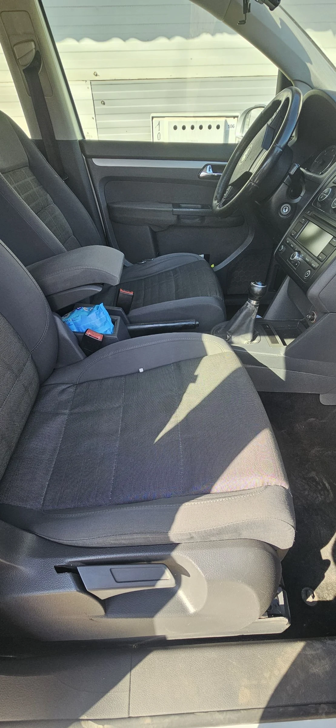 VW Touran, снимка 10 - Автомобили и джипове - 53847159