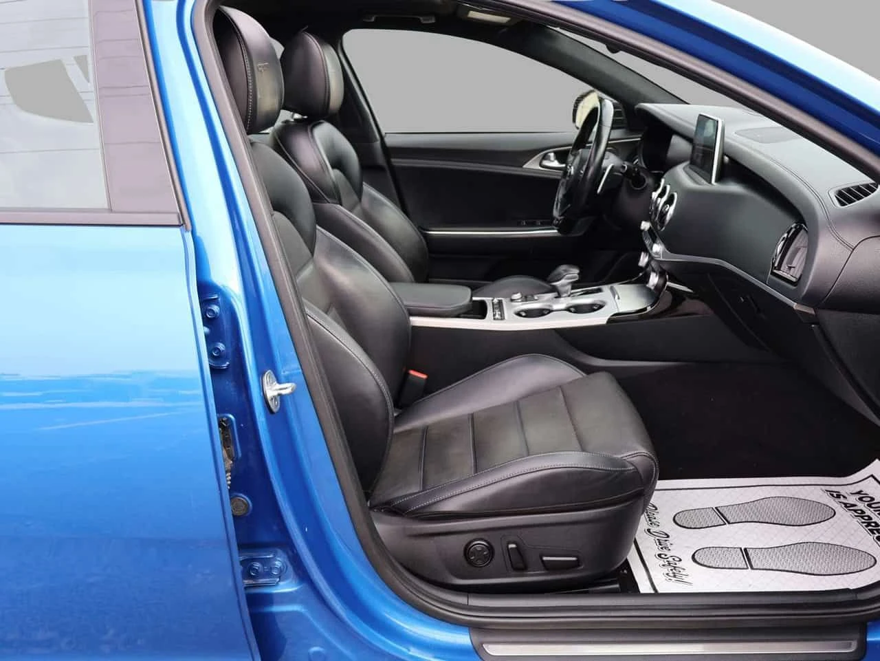 Kia Stinger * GT Limited * CARFAX * ЦЕНА ДО БГ, снимка 12 - Автомобили и джипове - 53974672