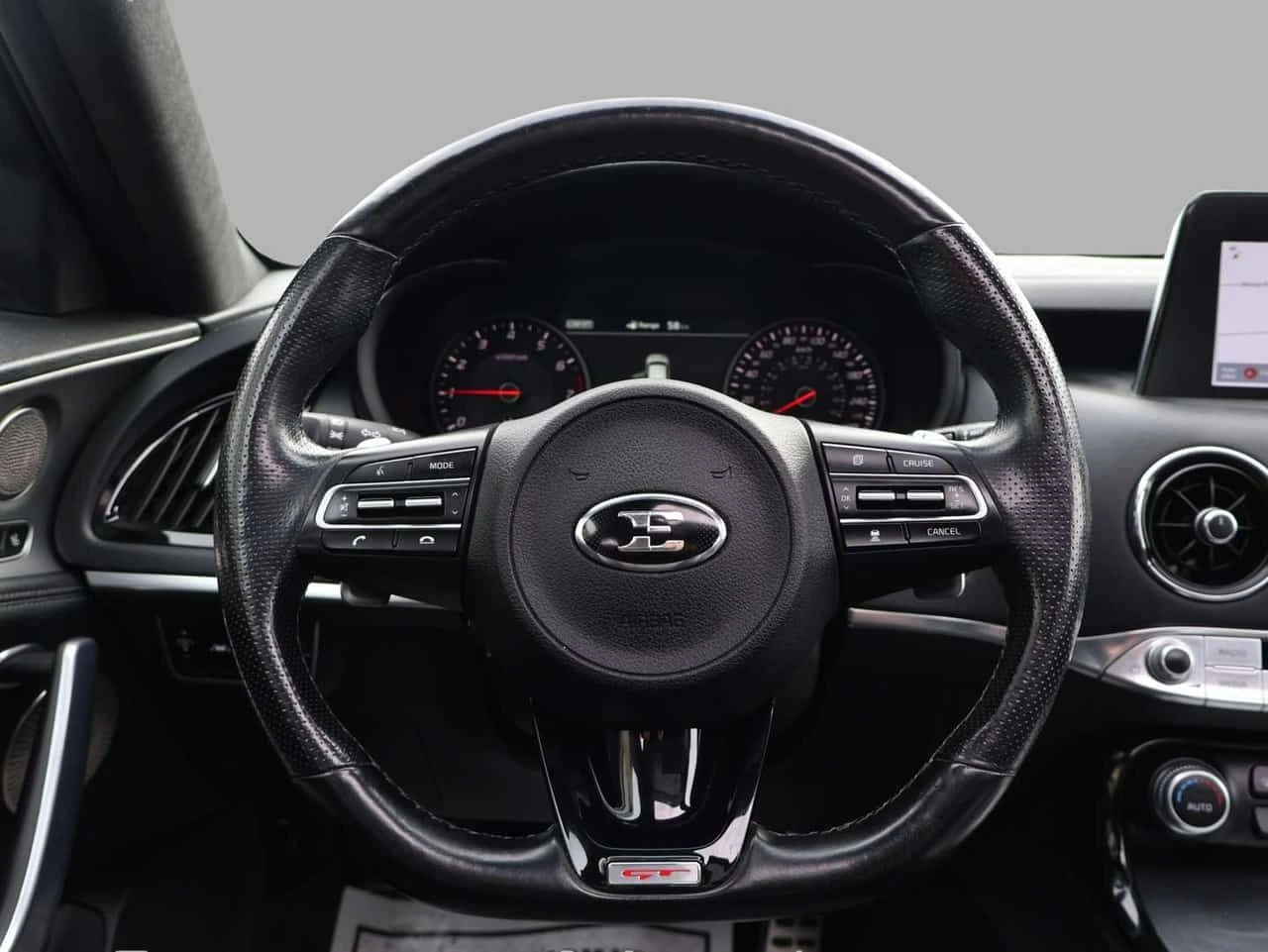 Kia Stinger * GT Limited * CARFAX * ЦЕНА ДО БГ, снимка 8 - Автомобили и джипове - 53974672