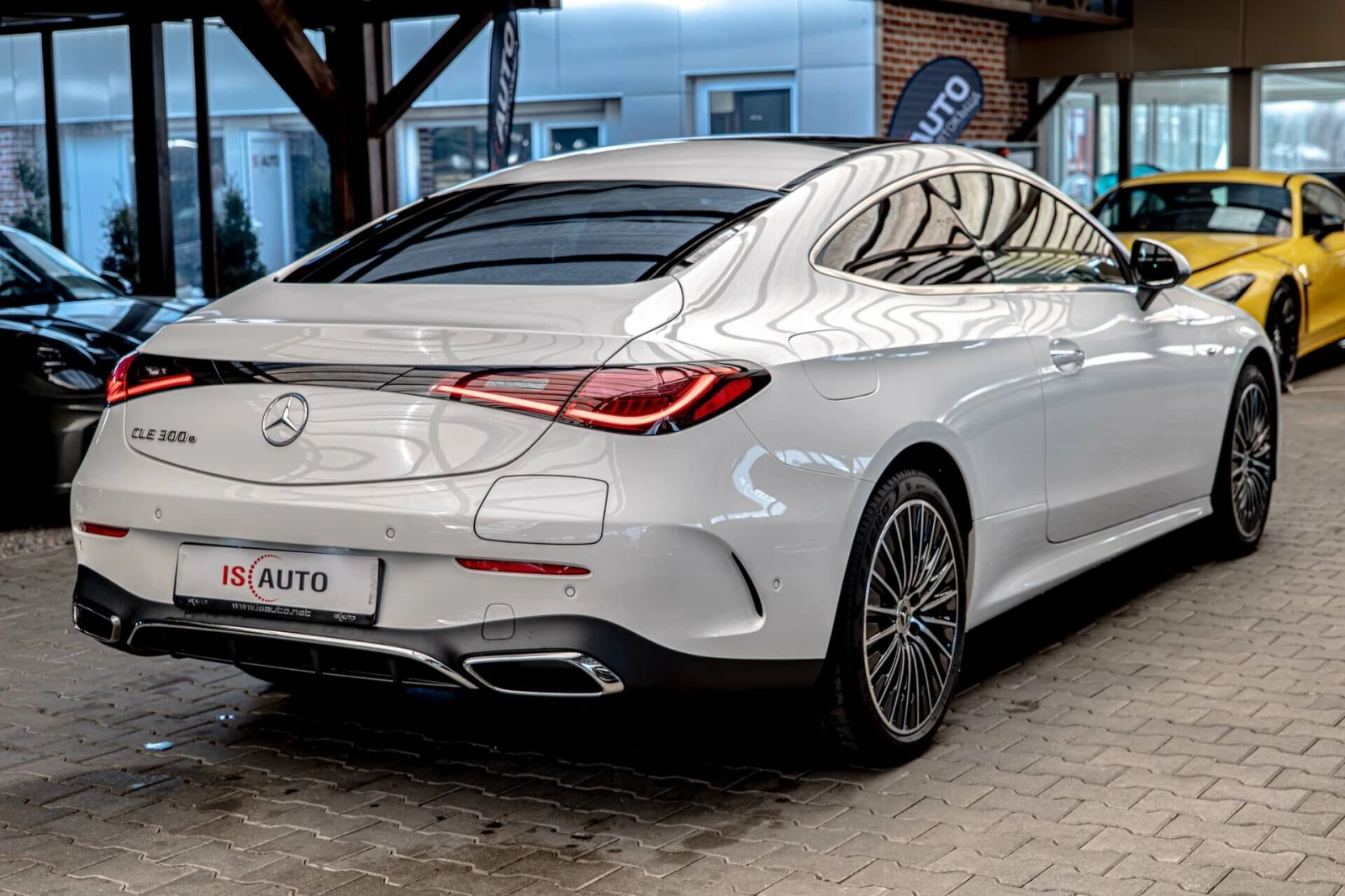Mercedes-Benz CLE 300 Plug-in Hybrid/AMG Line/Advanced/Панорама/MBUX/Кам, снимка 7 - Автомобили и джипове - 54687297