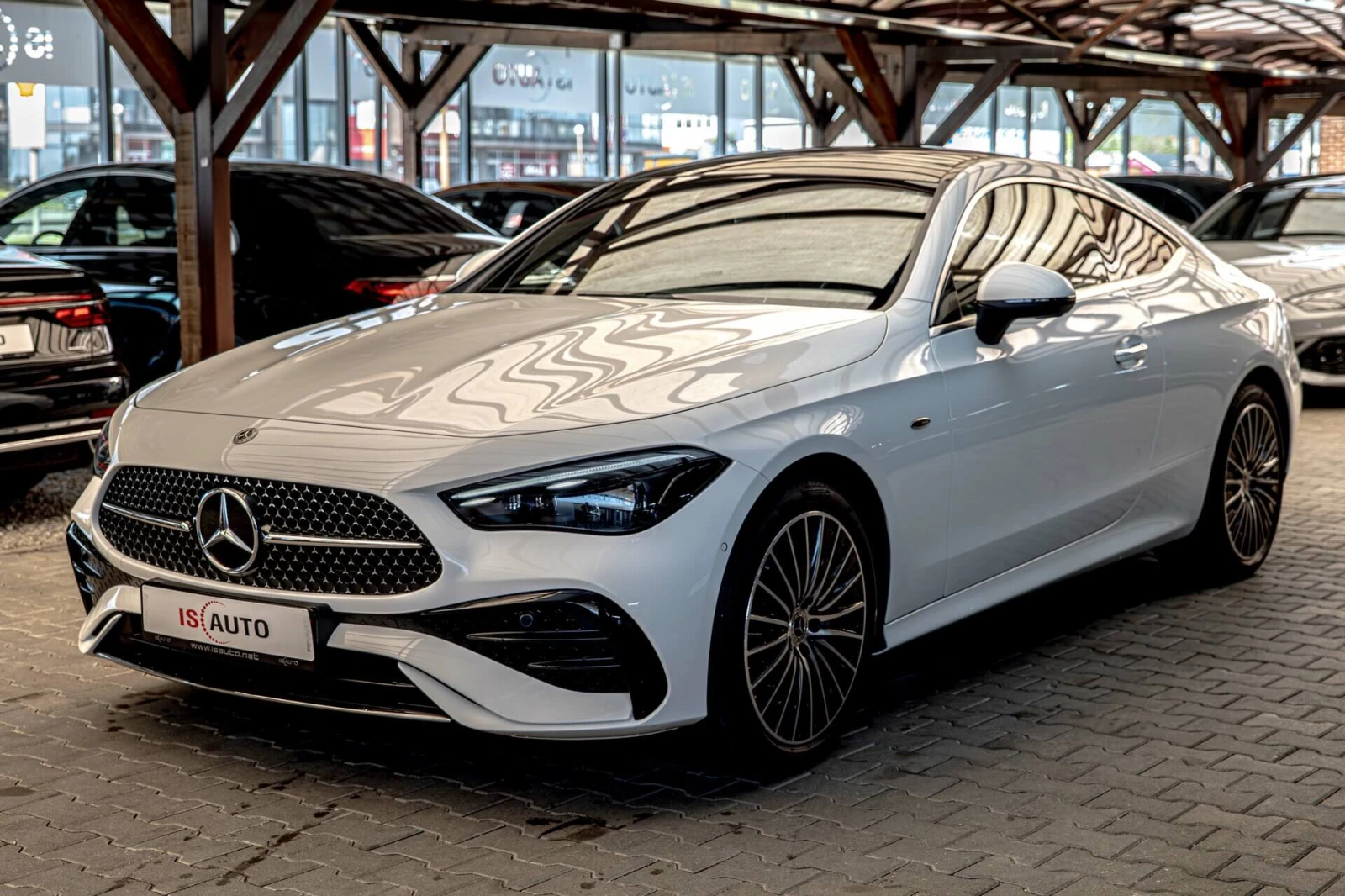 Mercedes-Benz CLE 300 Plug-in Hybrid/AMG Line/Advanced/Панорама/MBUX/Кам, снимка 3 - Автомобили и джипове - 54687297