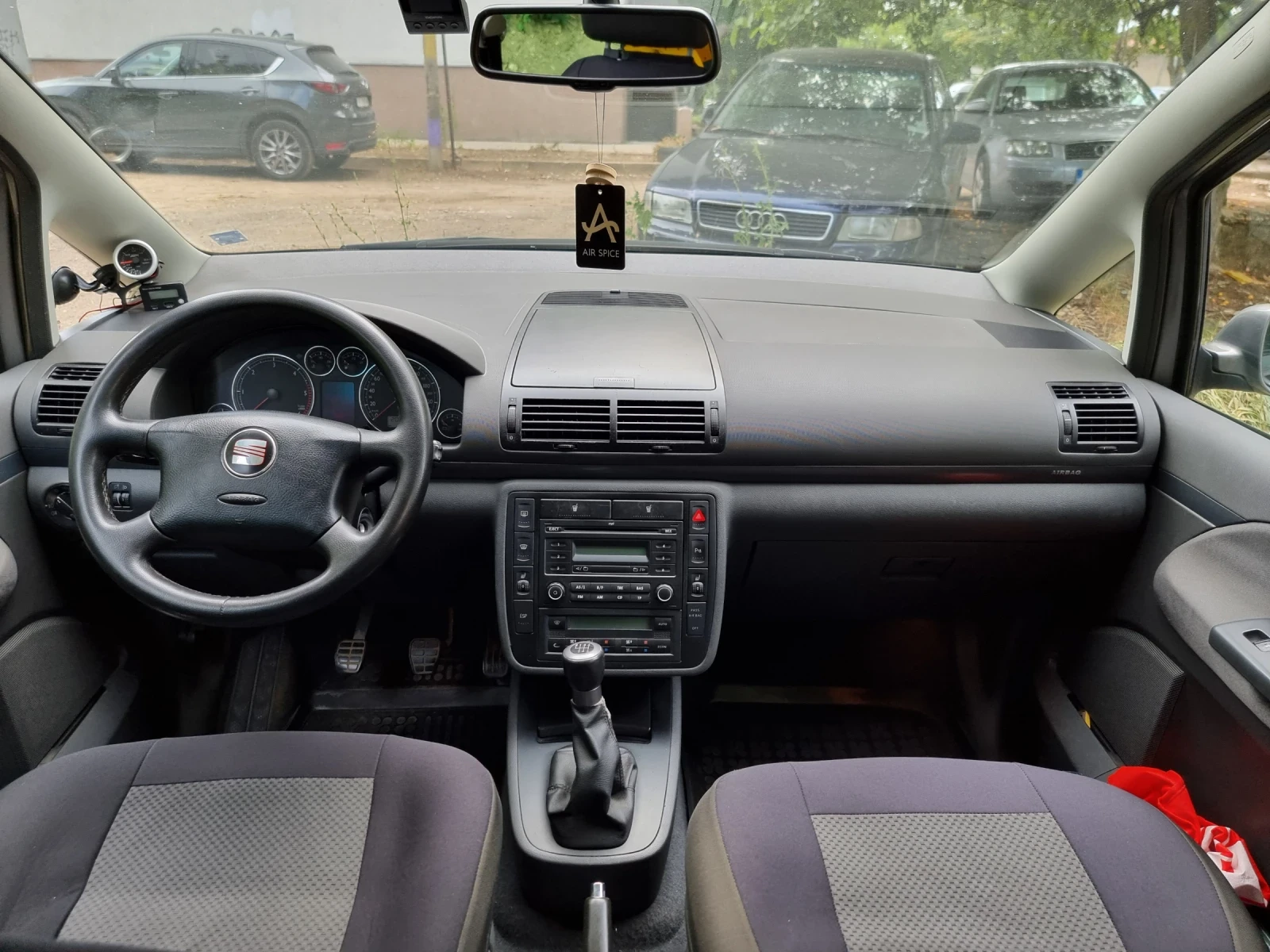 Seat Alhambra, снимка 13 - Автомобили и джипове - 55316871
