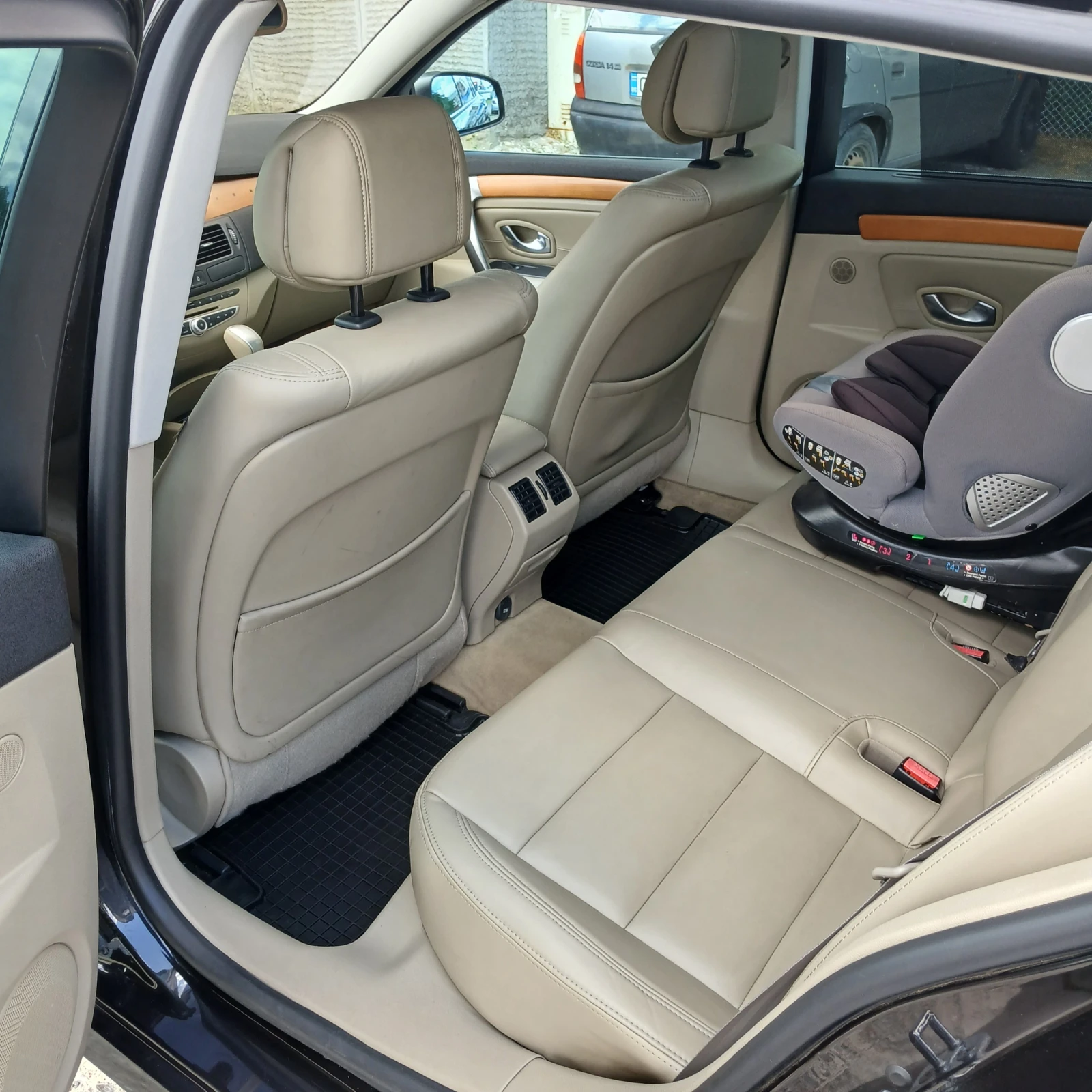Renault Laguna АВТОМАТИК - ИНИЦИАЛЕ , снимка 15 - Автомобили и джипове - 55582478