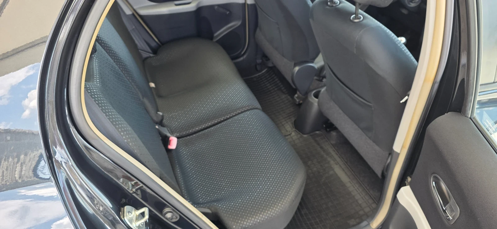 Toyota Yaris 1.33-100, снимка 8 - Автомобили и джипове - 55595020