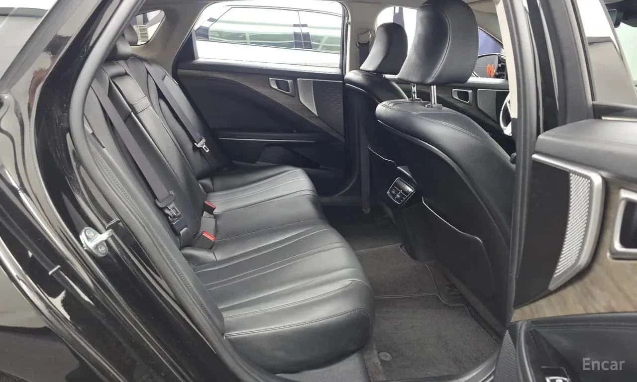 Kia K8 | ОБДУХВАНЕ | ПАНОРАМА | ДИСТРОНИК, снимка 12 - Автомобили и джипове - 56262239
