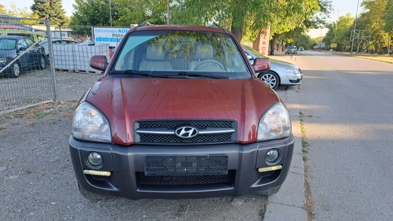 Hyundai Tucson 2.0CRDI -AUTOMATIC, снимка 2 - Автомобили и джипове - 51354900