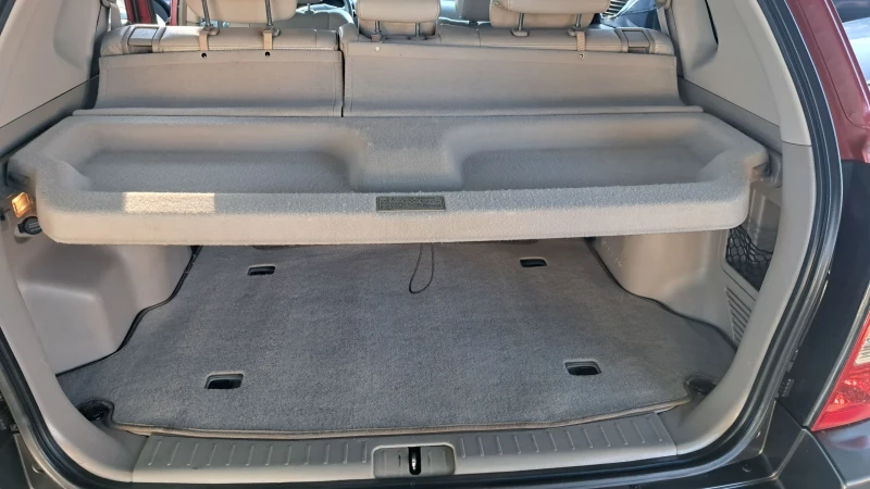 Hyundai Tucson 2.0CRDI -AUTOMATIC, снимка 9 - Автомобили и джипове - 51354900