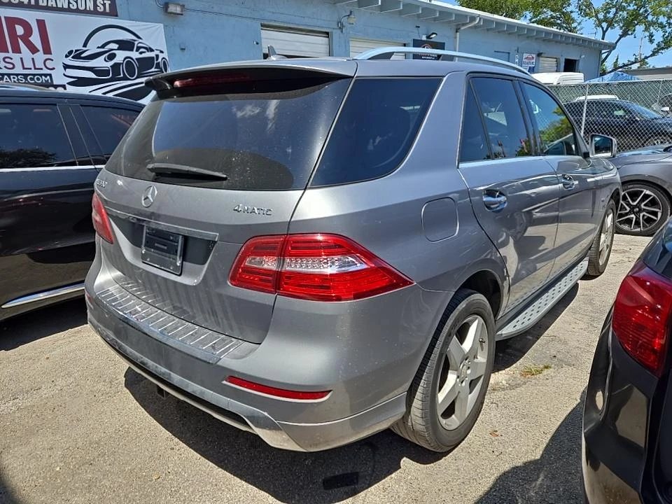 Mercedes-Benz ML 500 AMG* PACK* ПОДГРЕВ* КАМЕРА* КЕЙЛЕС* МЪРТВА* ТОЧКА* - изображение 2