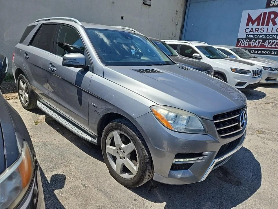 Mercedes-Benz ML 500 AMG* PACK* ПОДГРЕВ* КАМЕРА* КЕЙЛЕС* МЪРТВА* ТОЧКА* - изображение 3