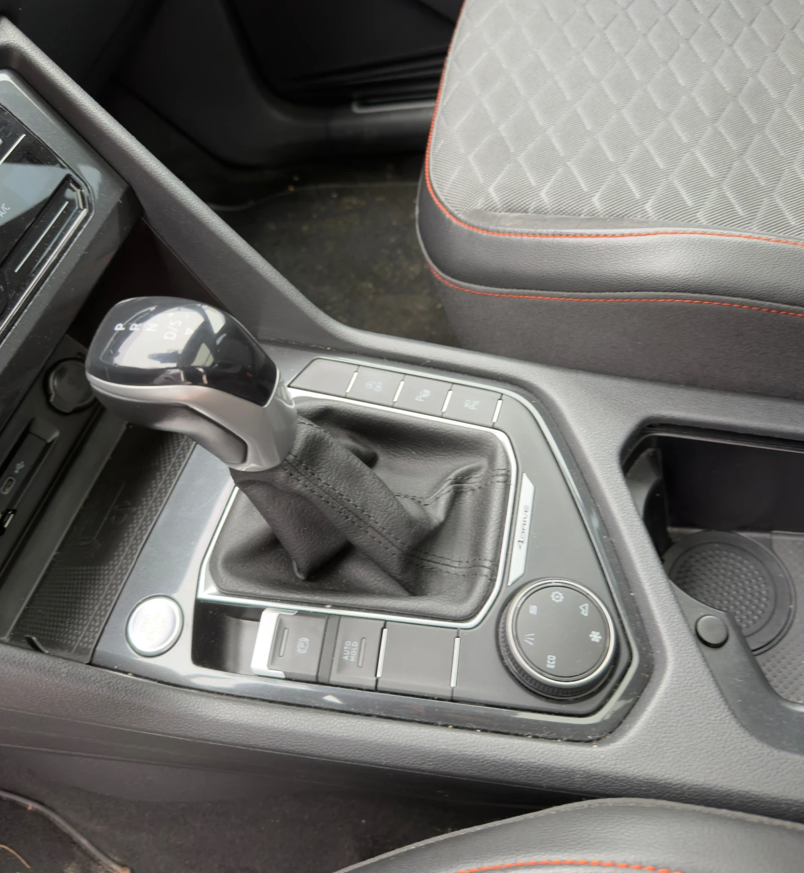 Seat Tarraco Fr 4x4 7 местен, снимка 11 - Автомобили и джипове - 54371371