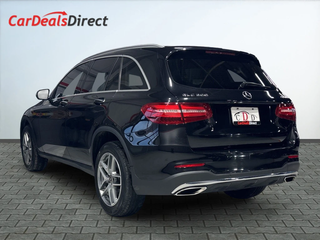 Mercedes-Benz GLC 300 4MATIC* AMG-LINE* PANOROOF* REAR-CAMERA* , снимка 3 - Автомобили и джипове - 54634033