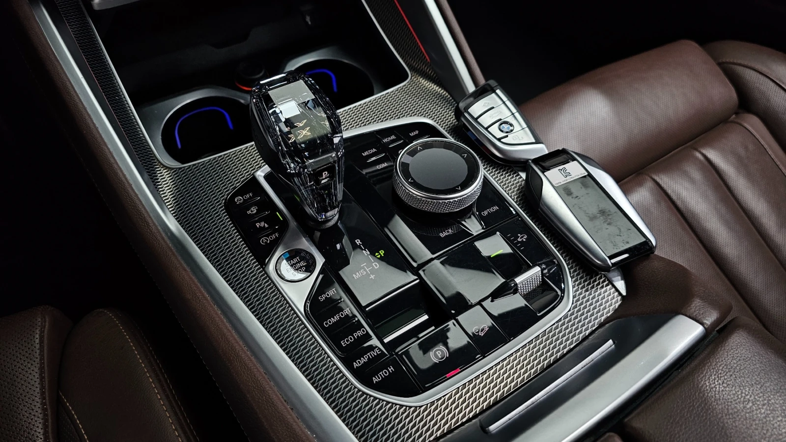 BMW X6 M Sport* Laser* Night Vision* Pano* Keyless* 360, снимка 9 - Автомобили и джипове - 55280313