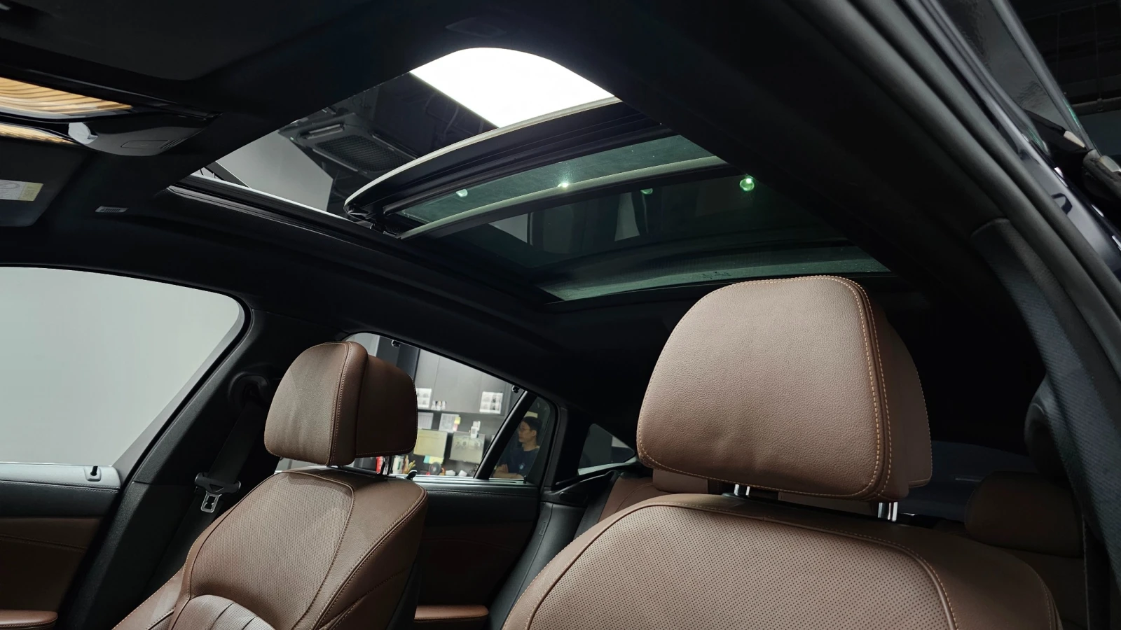 BMW X6 M Sport* Laser* Night Vision* Pano* Keyless* 360, снимка 15 - Автомобили и джипове - 55280313