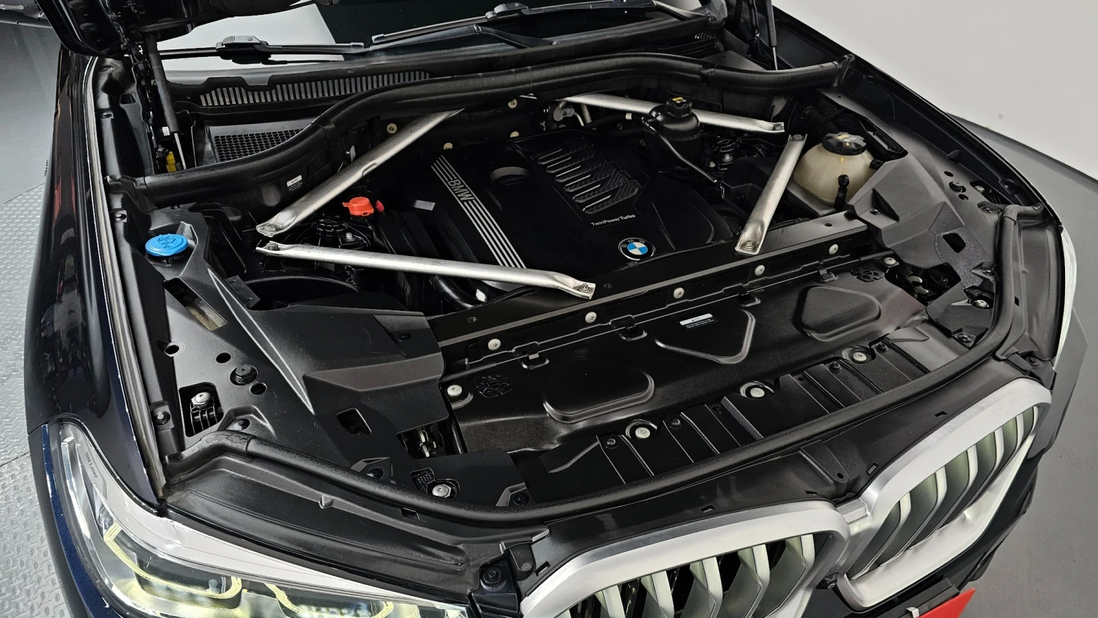 BMW X6 M Sport* Laser* Night Vision* Pano* Keyless* 360, снимка 17 - Автомобили и джипове - 55280313