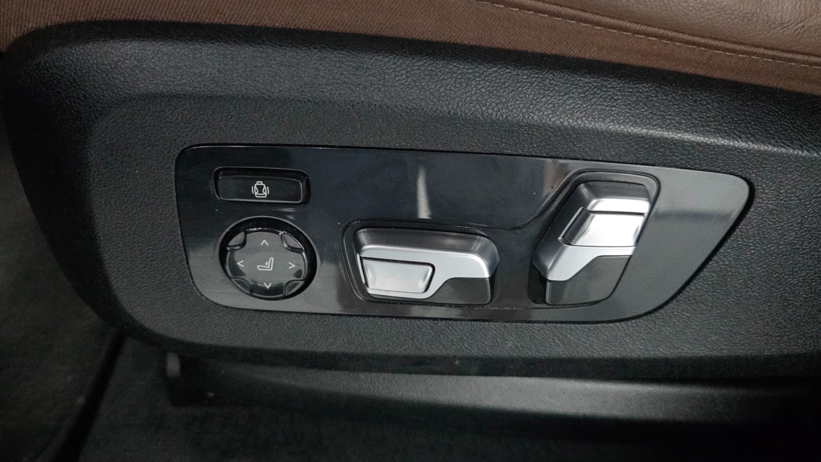 BMW X6 M Sport* Laser* Night Vision* Pano* Keyless* 360, снимка 13 - Автомобили и джипове - 55280313