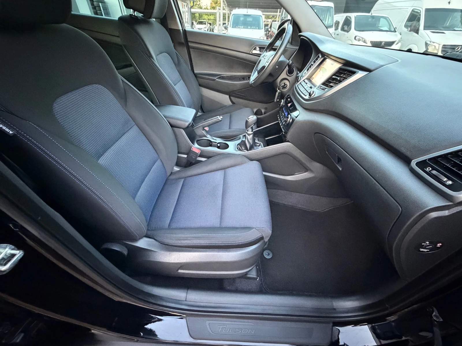 Hyundai Tucson 1.7CDRI* LED* NAVI* EVRO6, снимка 12 - Автомобили и джипове - 55482491