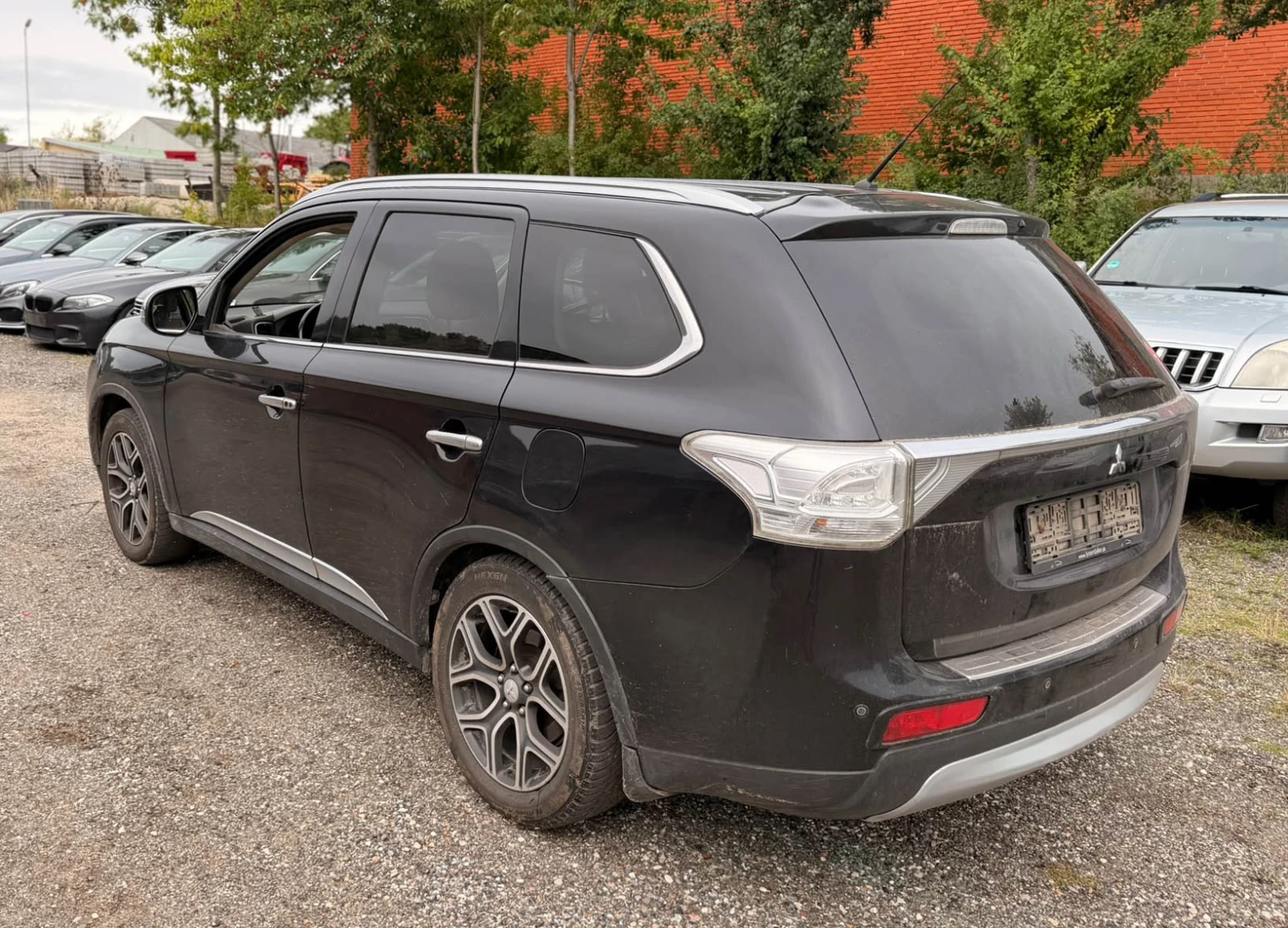 Mitsubishi Outlander 2.2D Automat! 4x4! ТОП! С ГАРАНЦИЯ! ОЧАКВАН, снимка 3 - Автомобили и джипове - 56005897