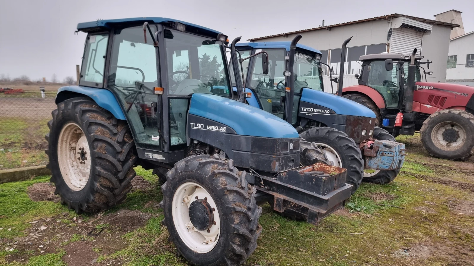 Трактор New Holland, снимка 1