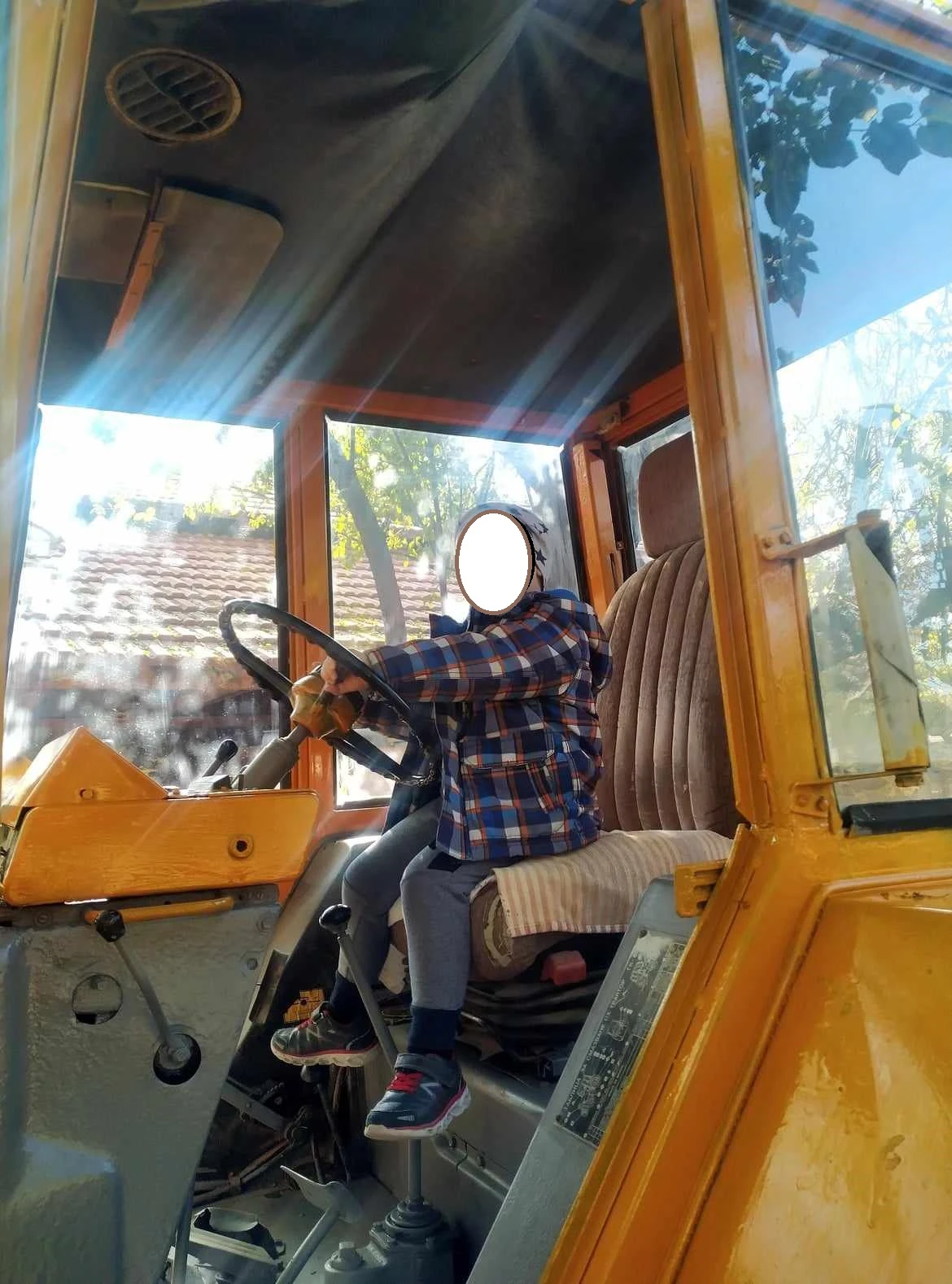 Трактор Болгар ТК-80, снимка 11 - Селскостопанска техника - 54194649