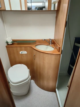 Кемпер Euramobil 635 LS, снимка 10