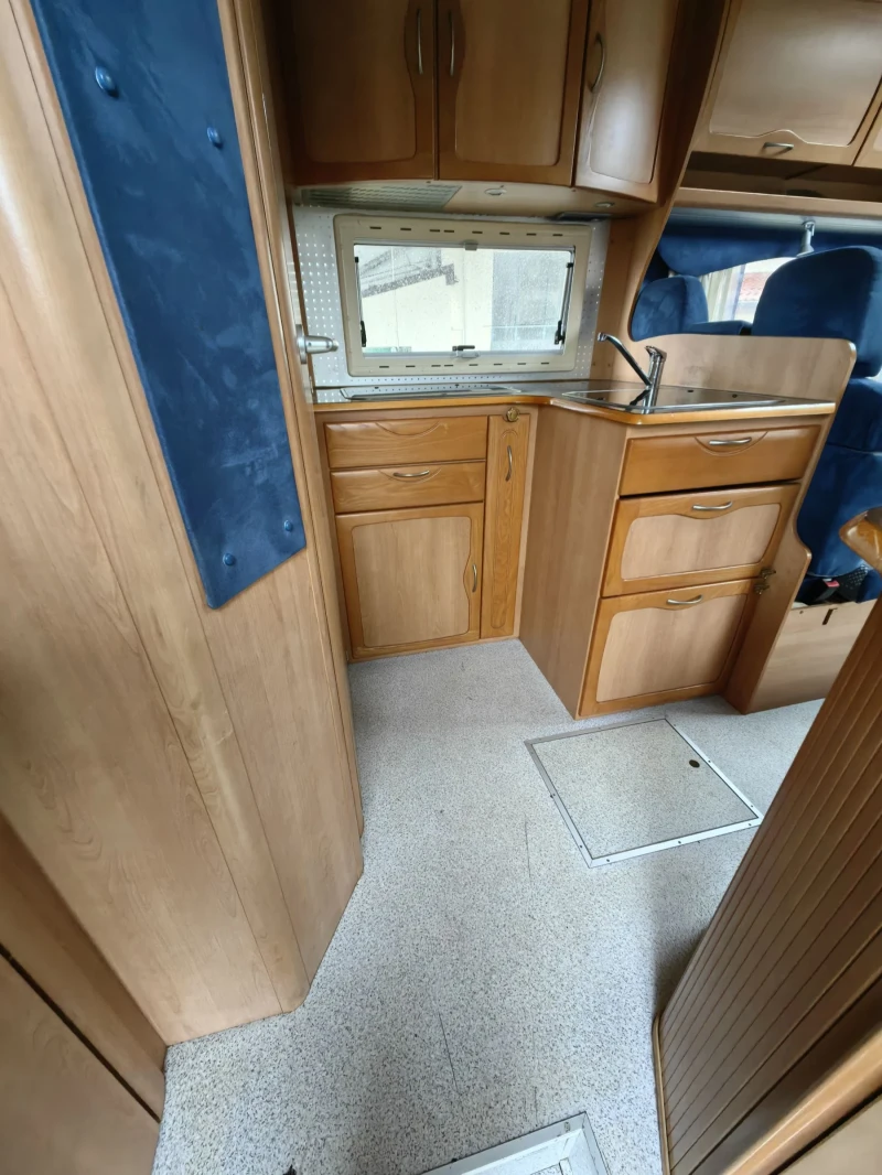 Кемпер Euramobil 635 LS, снимка 11 - Каравани и кемпери - 53185066