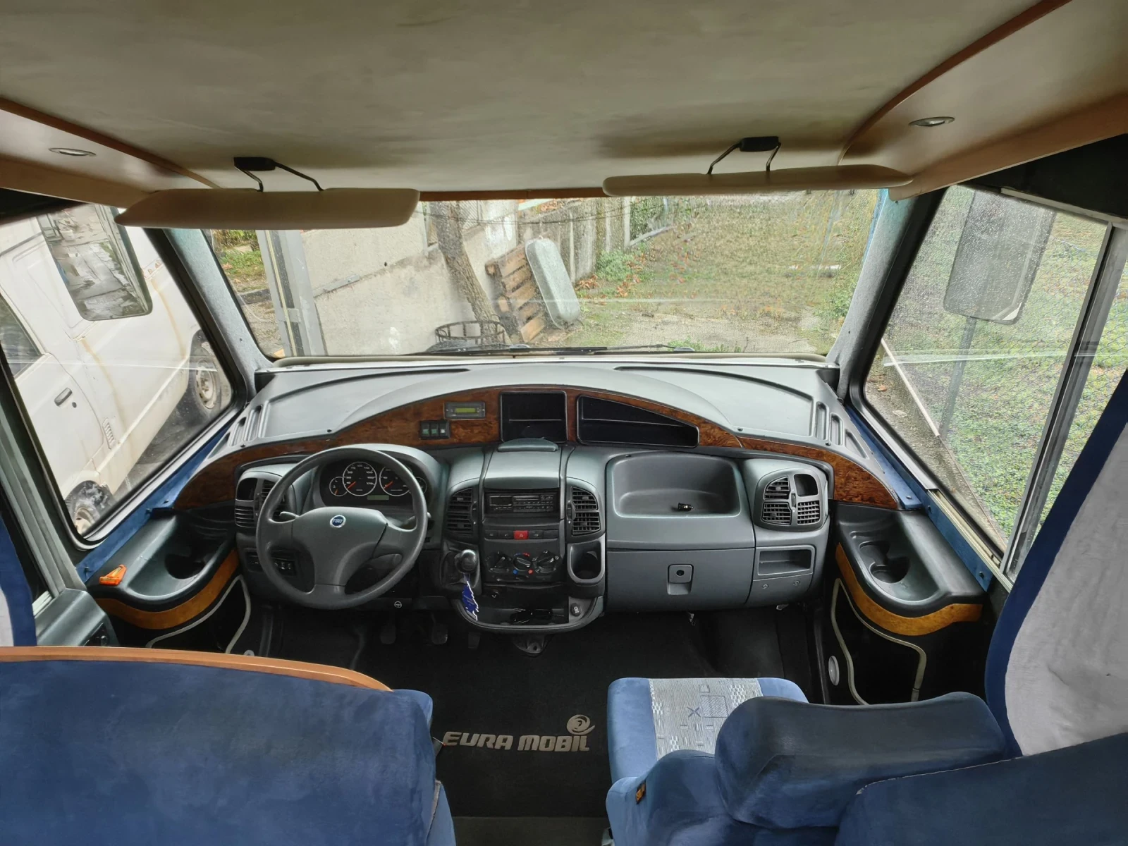 Кемпер Euramobil 635 LS - изображение 6