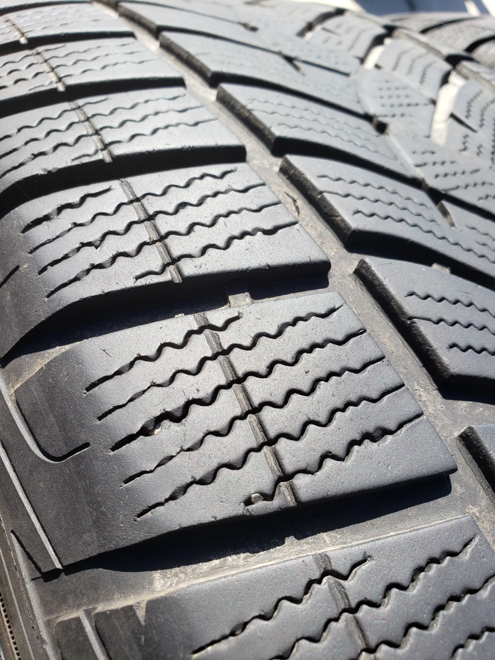 Гуми Зимни 255/65R18, снимка 5 - Гуми и джанти - 56211766
