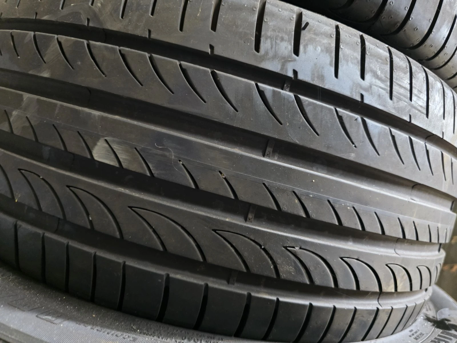 ���� 235/35R19 | Mobile.bg � ����������� 4
