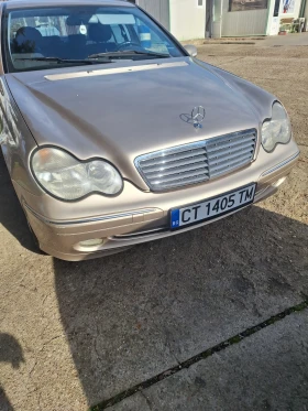 Mercedes-Benz C 220, снимка 12