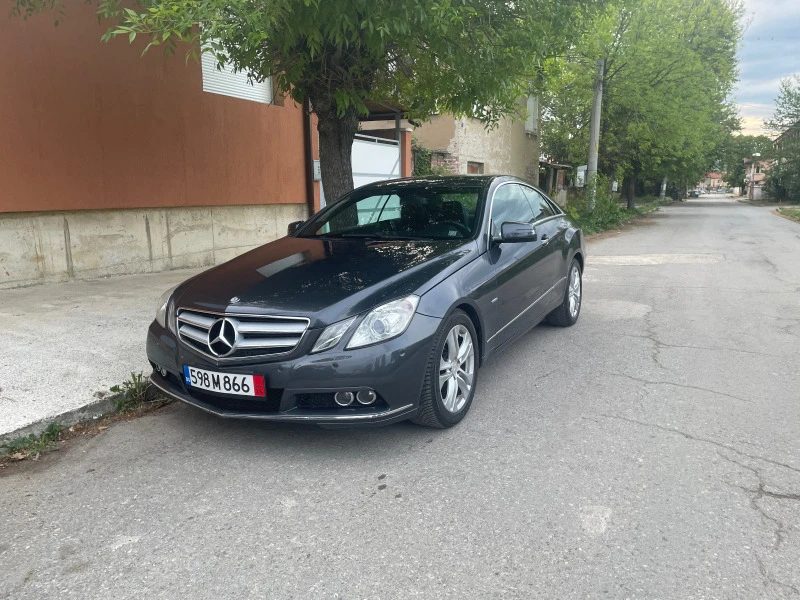 Mercedes-Benz E 250 Купе , снимка 7 - Автомобили и джипове - 47429410