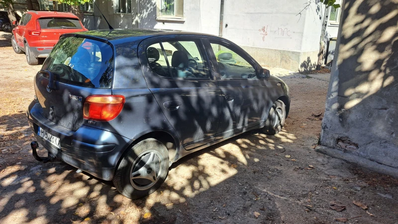 Toyota Yaris 1300, снимка 3 - Автомобили и джипове - 47508282