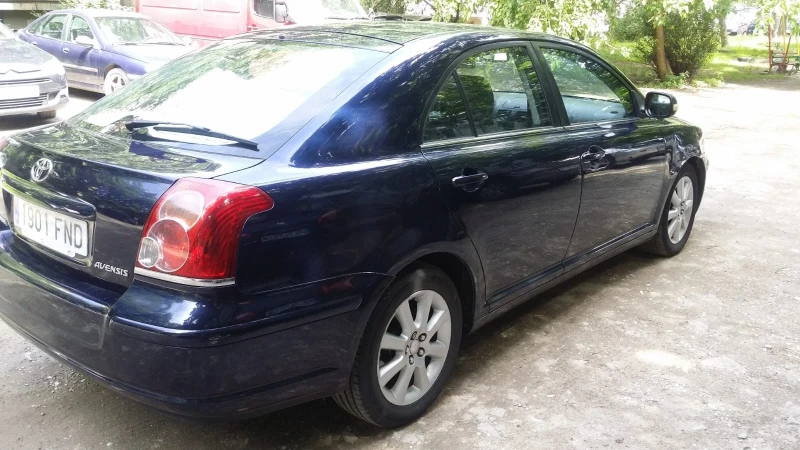 Toyota Avensis 1.8 16 v 129 k.s, снимка 5 - Автомобили и джипове - 47856029