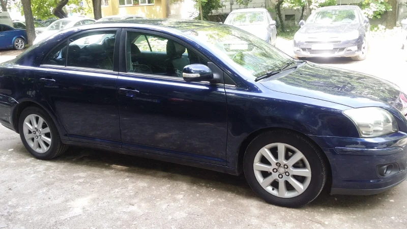 Toyota Avensis 1.8 16 v 129 k.s, снимка 8 - Автомобили и джипове - 47856029