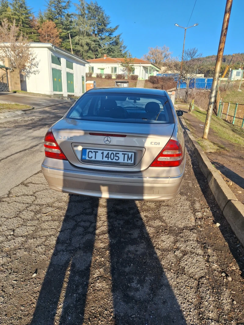 Mercedes-Benz C 220, снимка 7 - Автомобили и джипове - 48817496