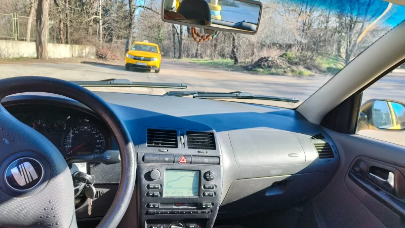 Seat Ibiza, снимка 15 - Автомобили и джипове - 53092376