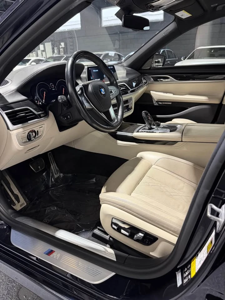 BMW 750 LI * * M PACK * * CARFAX * * АВТОКРЕДИТ * * , снимка 7 - Автомобили и джипове - 53181161