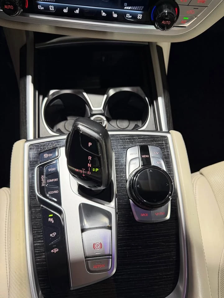 BMW 750 LI * * M PACK * * CARFAX * * АВТОКРЕДИТ * * , снимка 10 - Автомобили и джипове - 53181161
