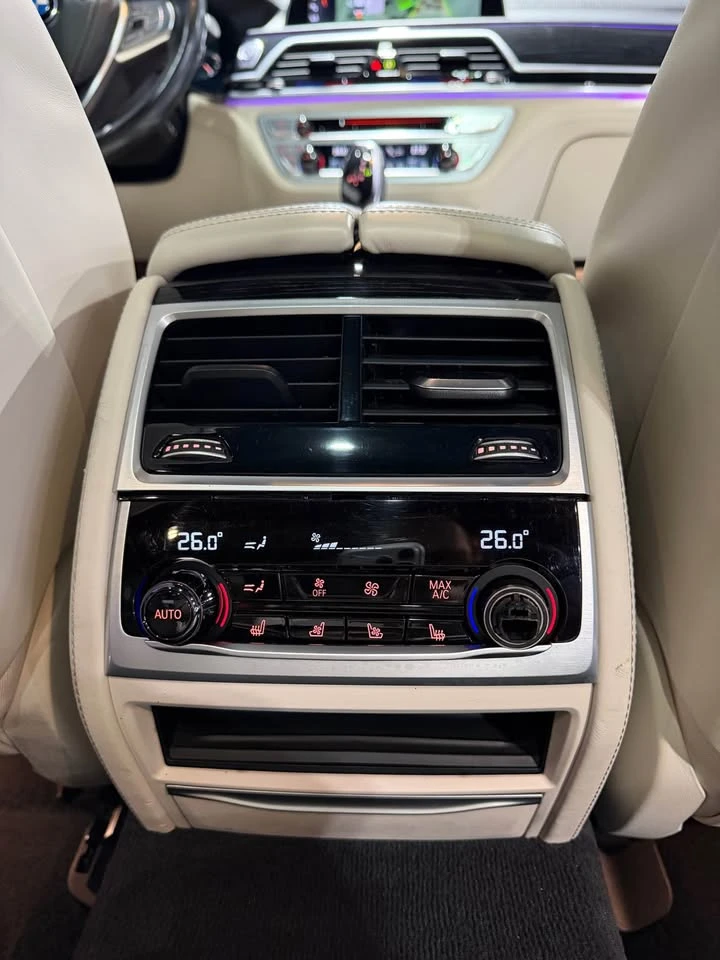 BMW 750 LI * * M PACK * * CARFAX * * АВТОКРЕДИТ * * , снимка 14 - Автомобили и джипове - 53181161