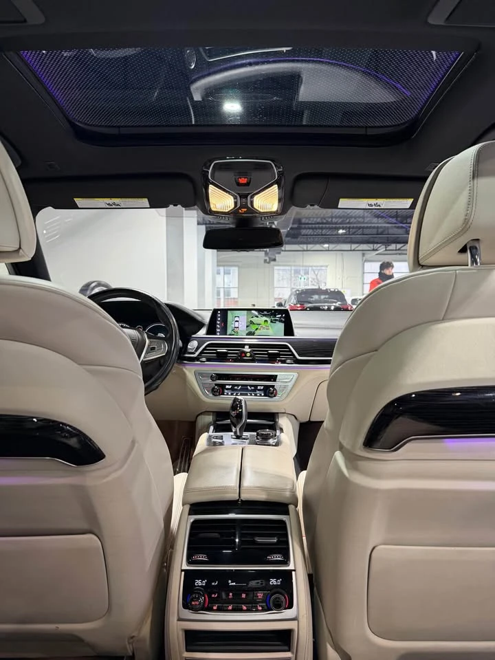 BMW 750 LI * * M PACK * * CARFAX * * АВТОКРЕДИТ * * , снимка 12 - Автомобили и джипове - 53181161