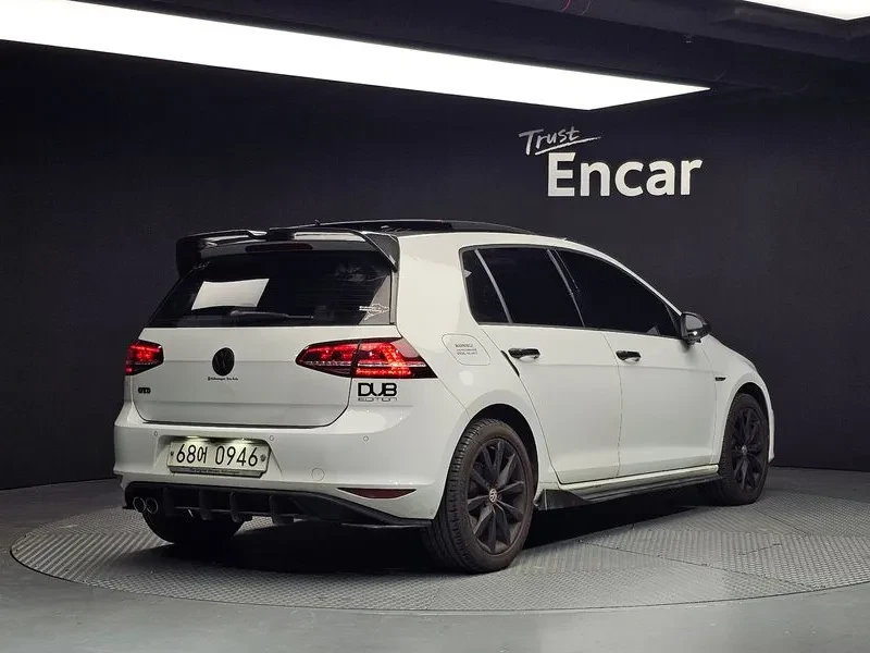 VW Golf 7 R-STYLE 2.0 TDI, снимка 2 - Автомобили и джипове - 55720446
