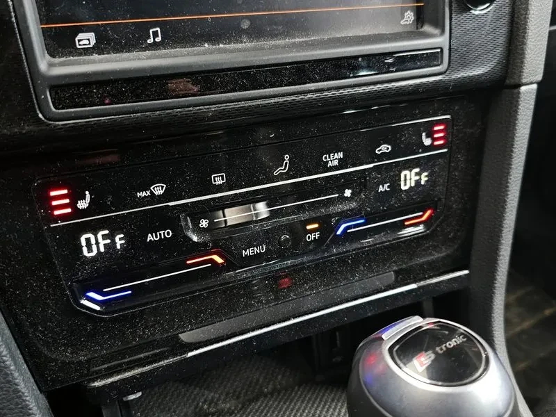VW Golf 7 R-STYLE 2.0 TDI, снимка 15 - Автомобили и джипове - 55720446