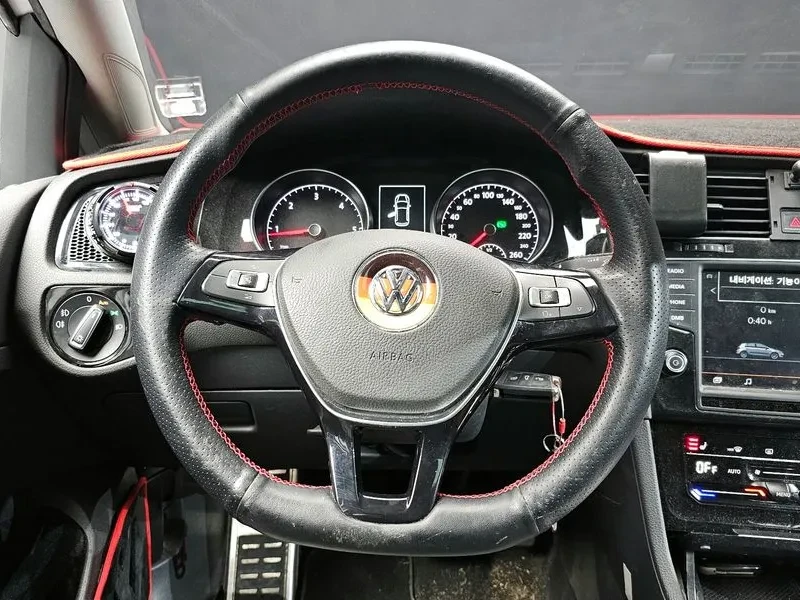 VW Golf 7 R-STYLE 2.0 TDI, снимка 13 - Автомобили и джипове - 55720446