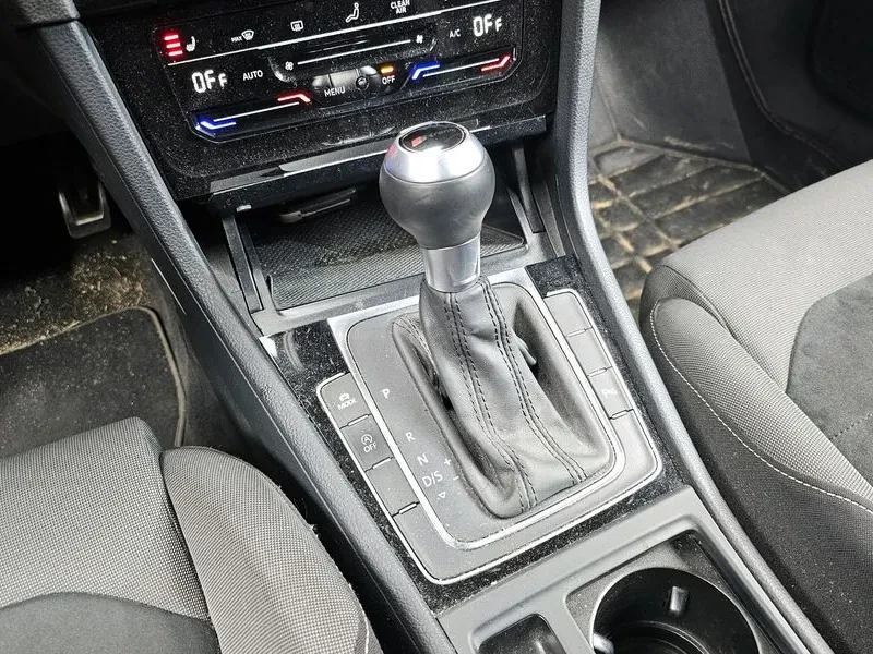 VW Golf 7 R-STYLE 2.0 TDI, снимка 9 - Автомобили и джипове - 55720446
