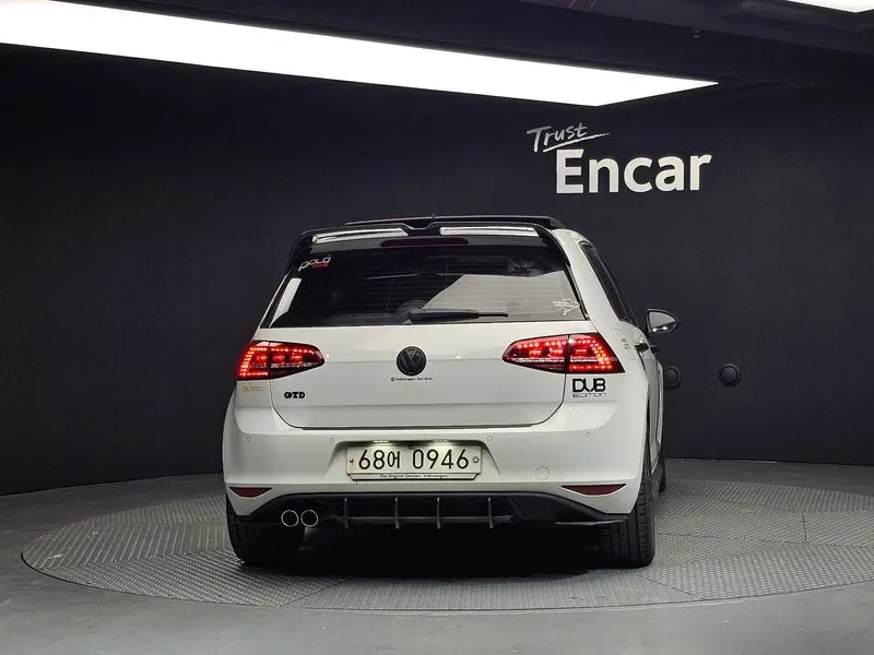 VW Golf 7 R-STYLE 2.0 TDI, снимка 4 - Автомобили и джипове - 55720446