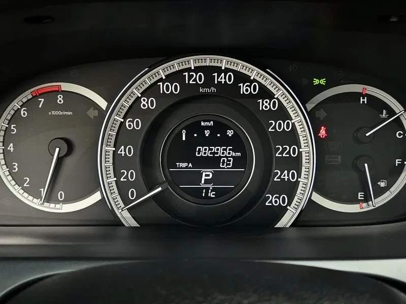 Honda Accord 2.4 9Th Generation, снимка 15 - Автомобили и джипове - 55841376
